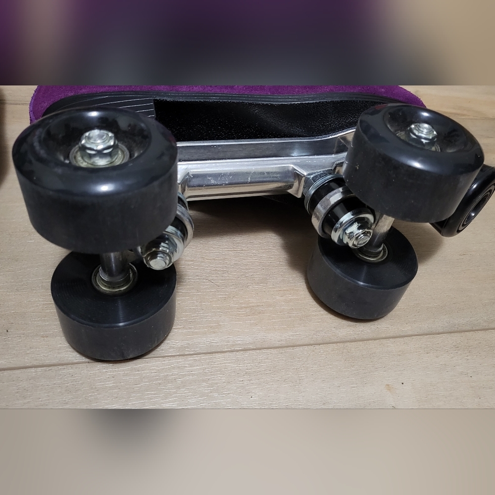 Intentionally Blank - Roller Skates 5.5-6 **RARE** - Picture 5 of 7